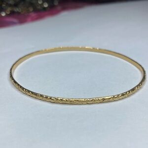 Vintage solid 14k yellow gold bangle
